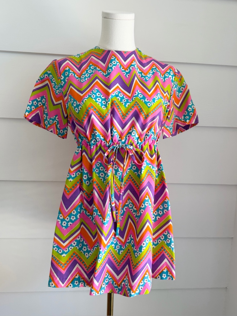 Vintage 1970s Psychedelic Chevron Daisy Print Tunic Top